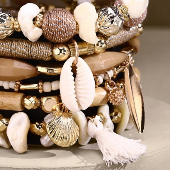 Natural 7 Layer Stackable Cowrie Shell Wood Bead Boho Beach Stretch Bracelet - Picture 3 of 4